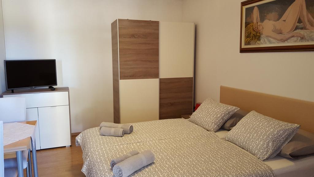 Guest House Jole Ровинь Экстерьер фото